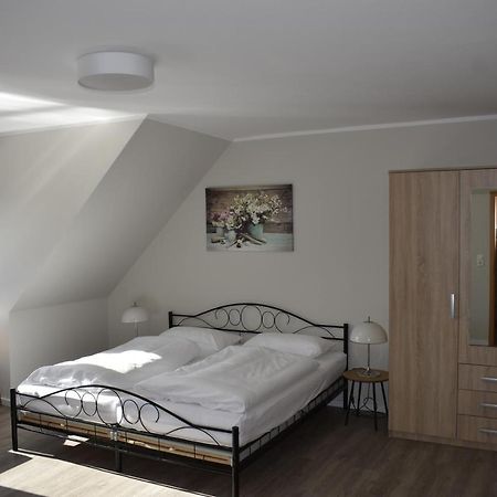 Pension Zur Schleuse Garni Am Elbe Luebeck - Kanal In Witzeeze ภายนอก รูปภาพ